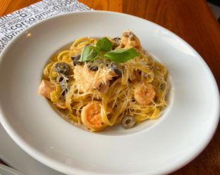 FETTUCCINECONSALMÓNYCAMARON